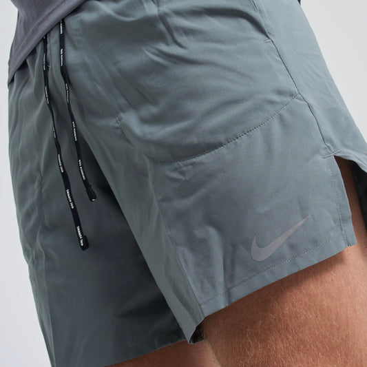 Nike Flex Stride Shorts - Smoke Grey