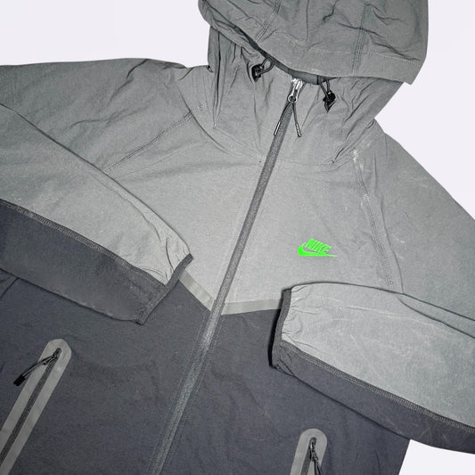 Nike Tech Windrunner - Grey / Vivid Green