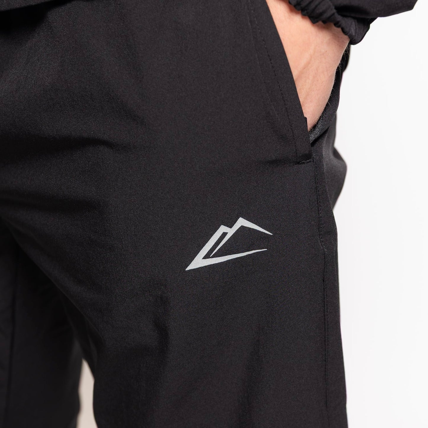 ActiveLine Surge Windrunner & Bottoms Set - Black / Pink