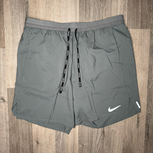 Nike Flex Stride 2.0 Shorts Smoke Grey (7 Inch)