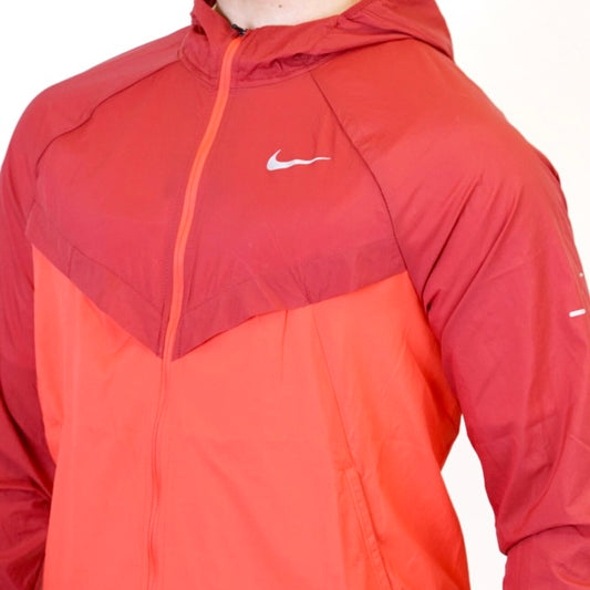Nike Stride Windrunner - Crimson