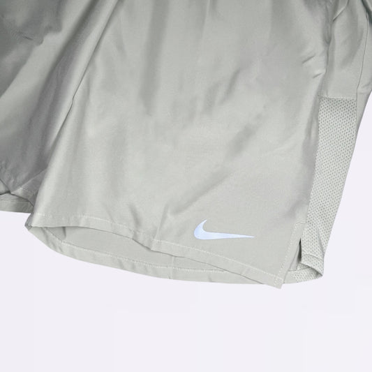 Nike Challenger Shorts Olive