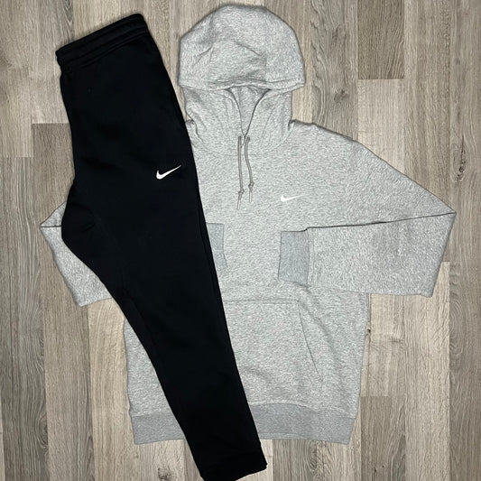 Nike Club Set - Hoodie & Joggers - Grey / Black