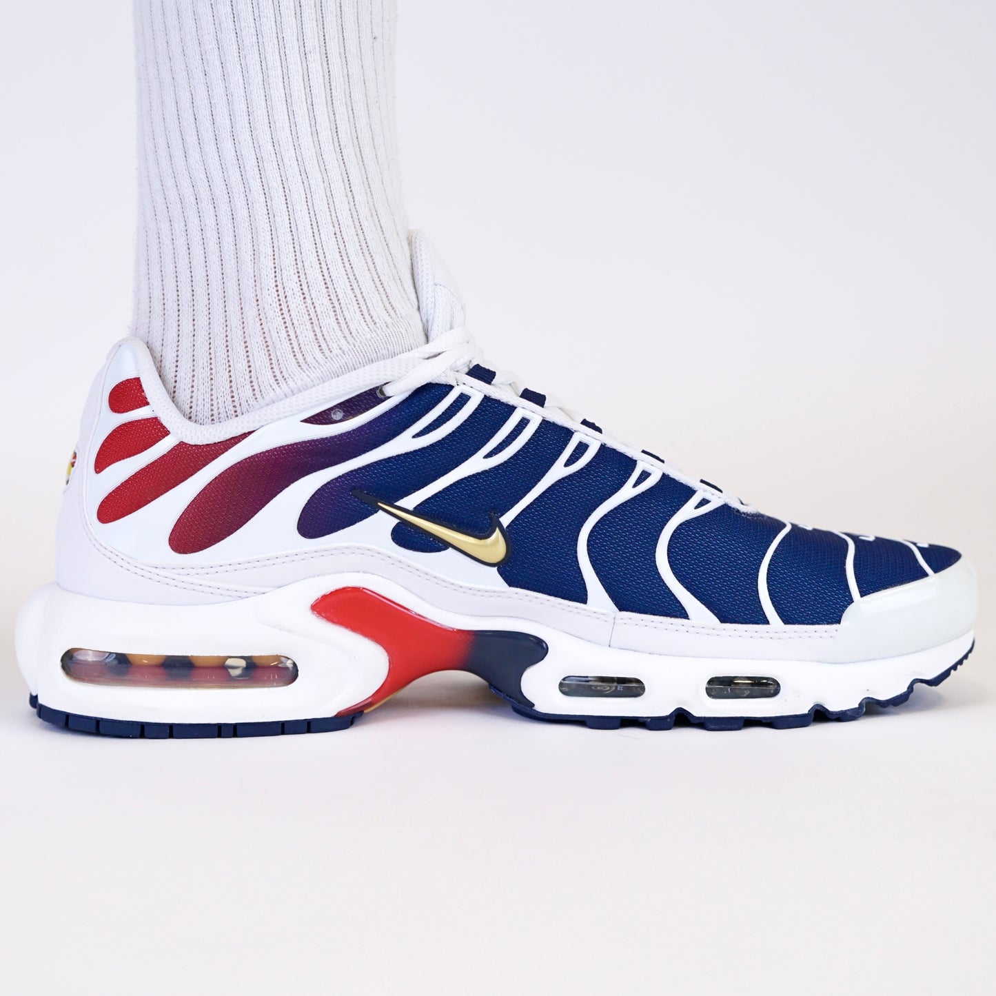 Nike Air Max Plus - White / Blue / Red