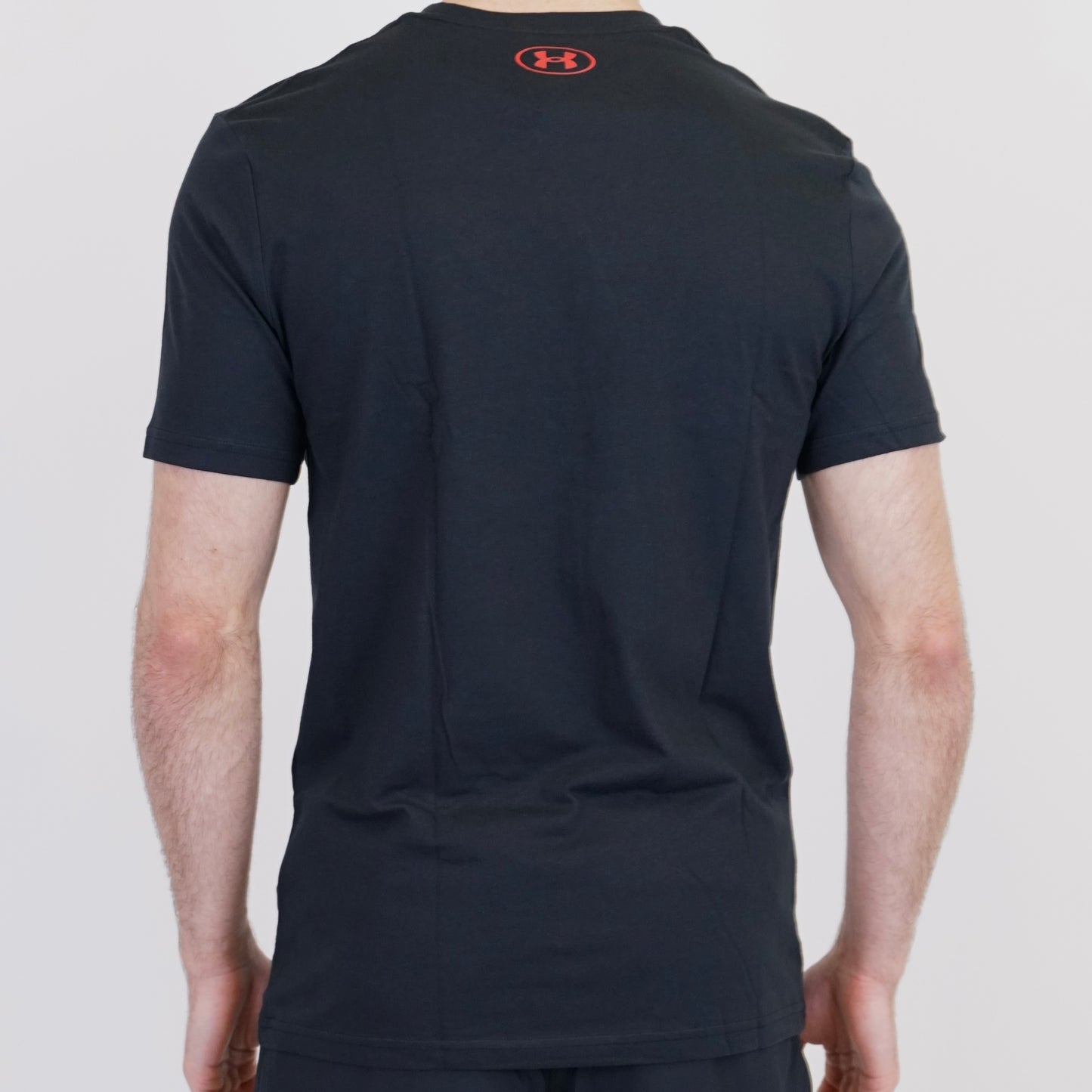 Under Armour Tee - Black / Crimson