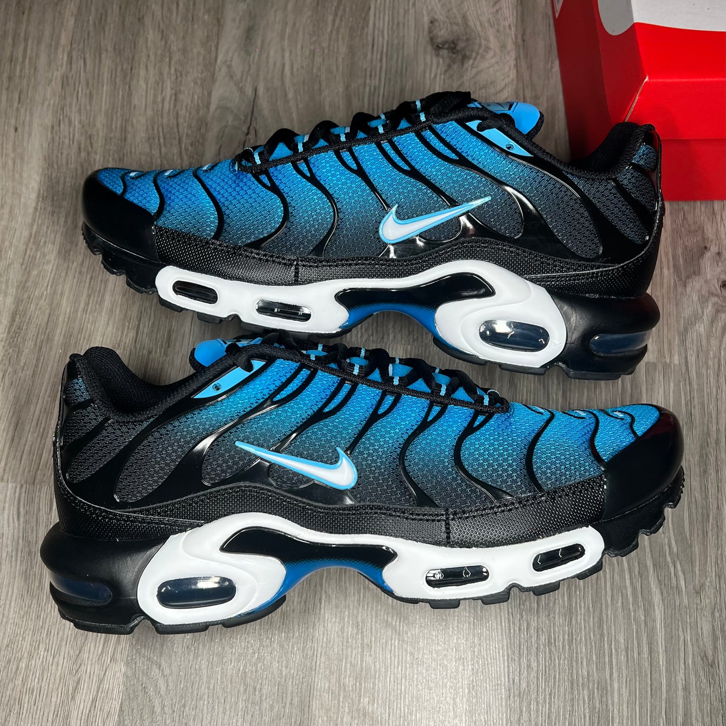 Nike Air Max Plus Photo Blue Fade Black – RESTOCK3D