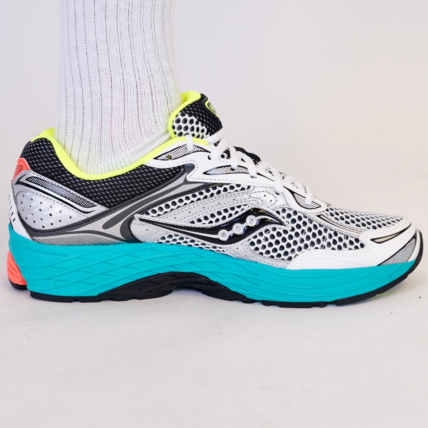 Saucony Pro Grid Omni 9 - Silver Mutant
