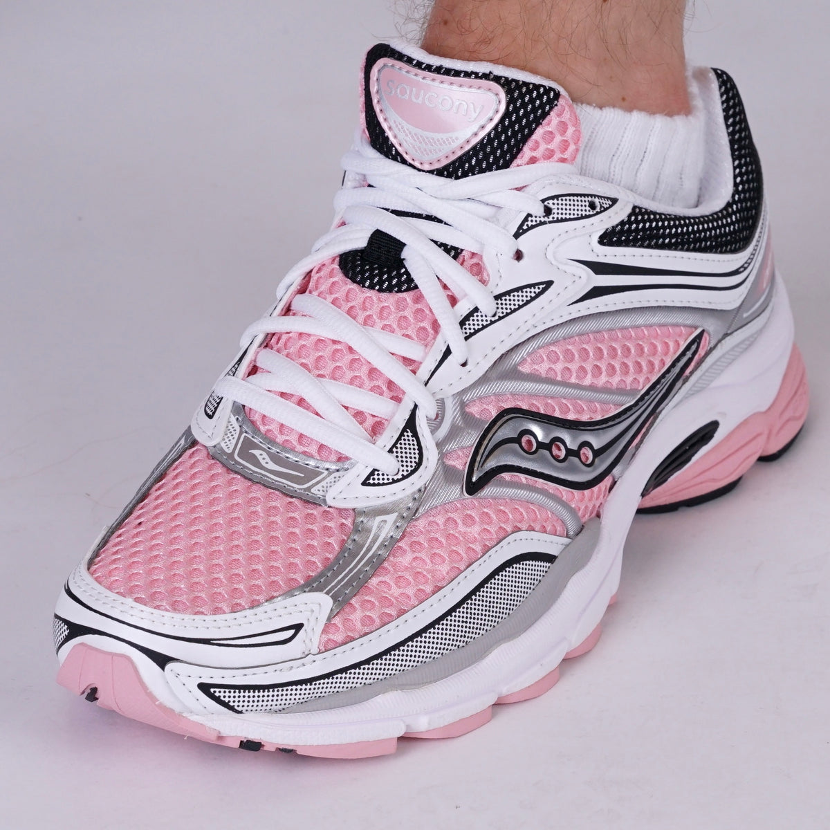 Saucony ProGrid Omni 9 White Touch