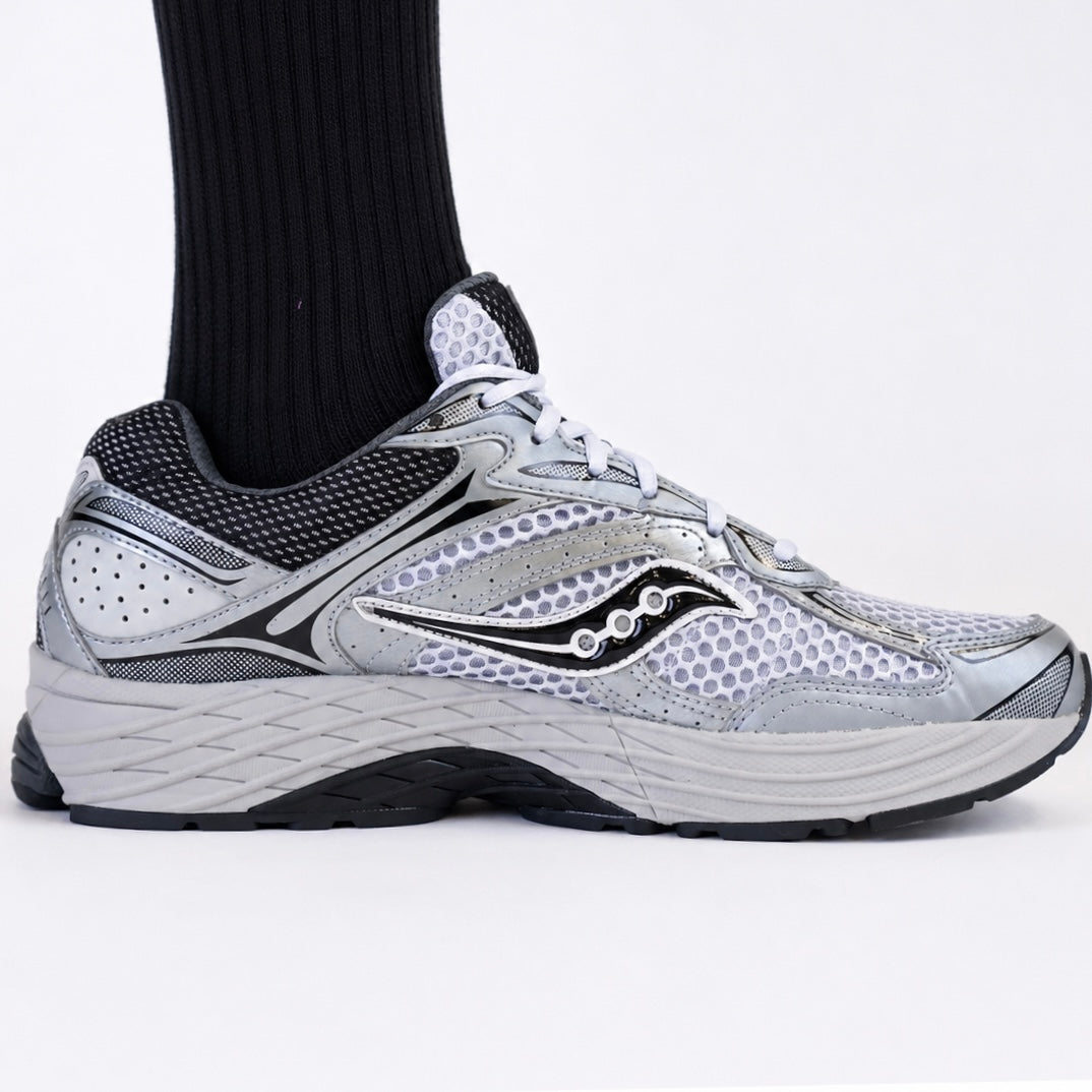 Saucony Pro Grid Omni 9 Microchip