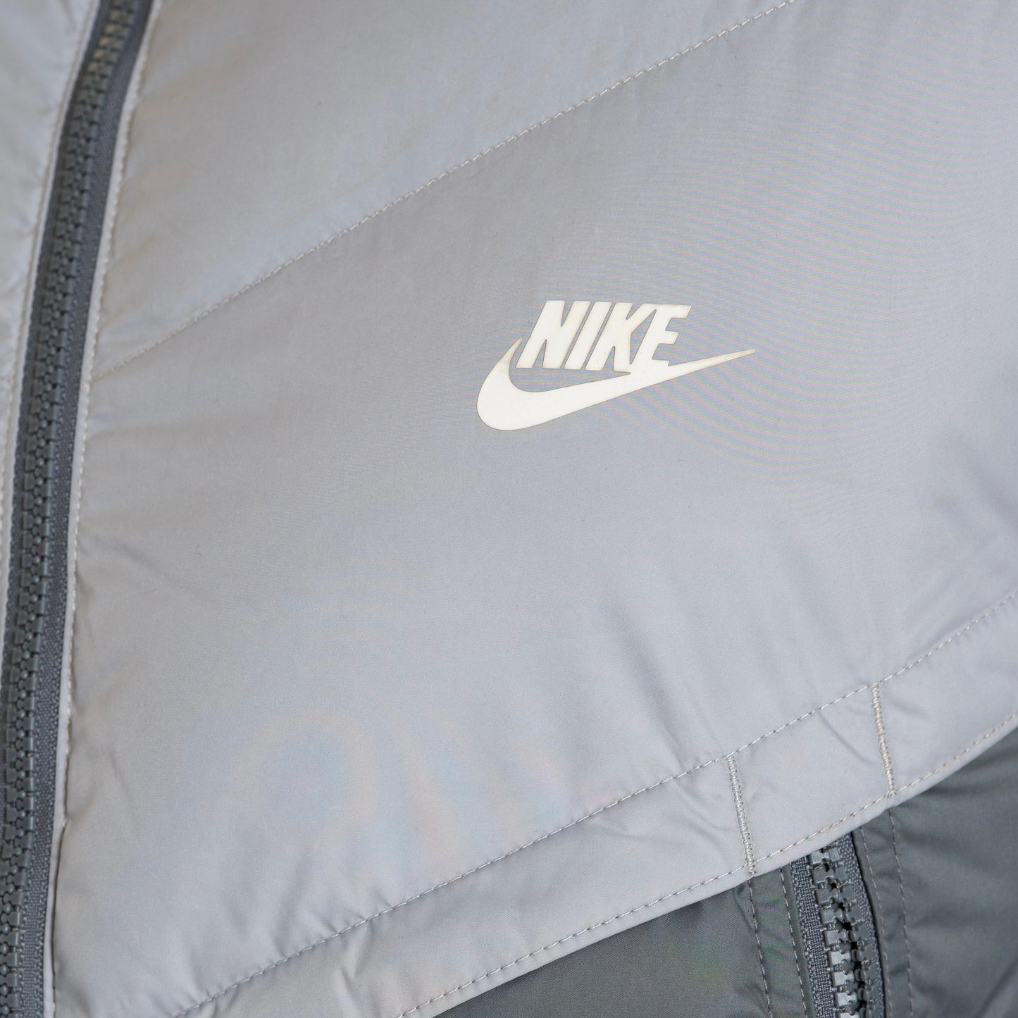 Nike Puffer Jacket Grey