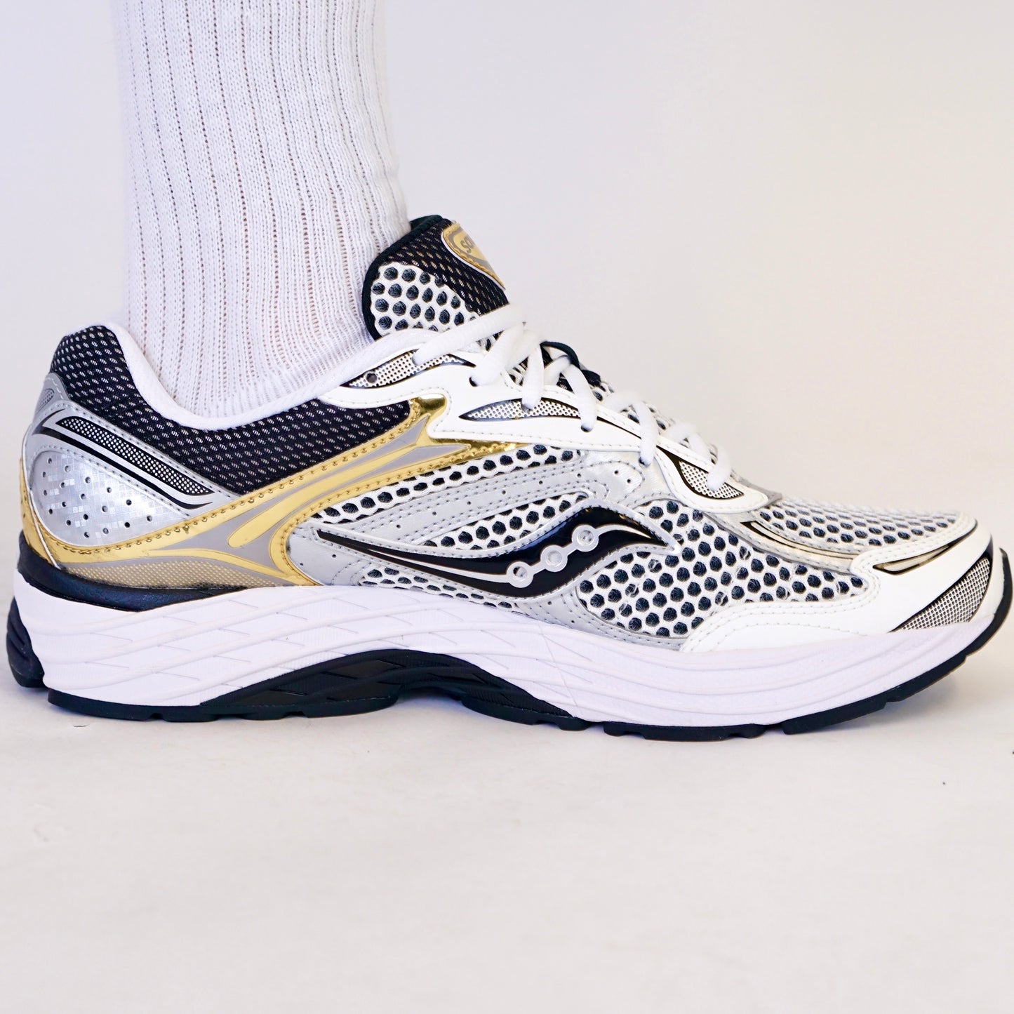 Saucony Pro Grid Omni 9 - Silver Gold