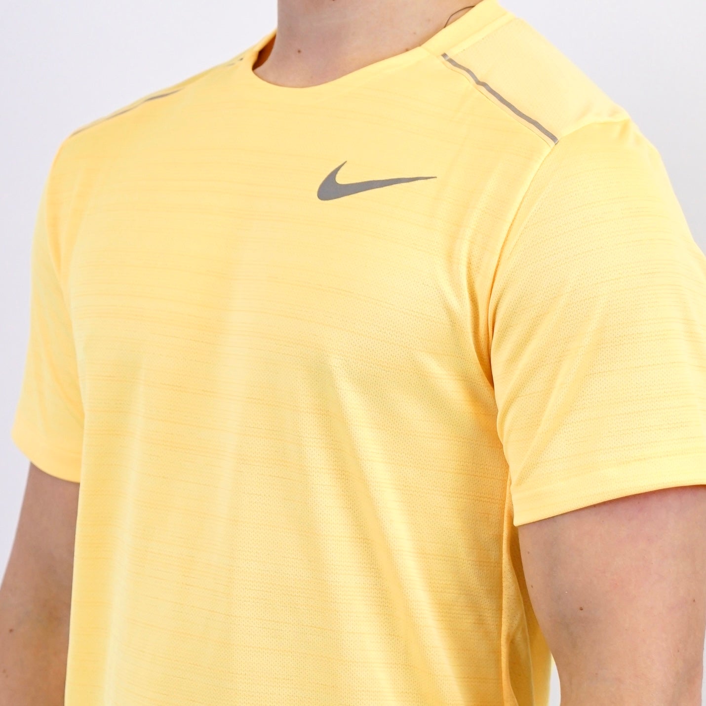 Nike Miler Tee Mango