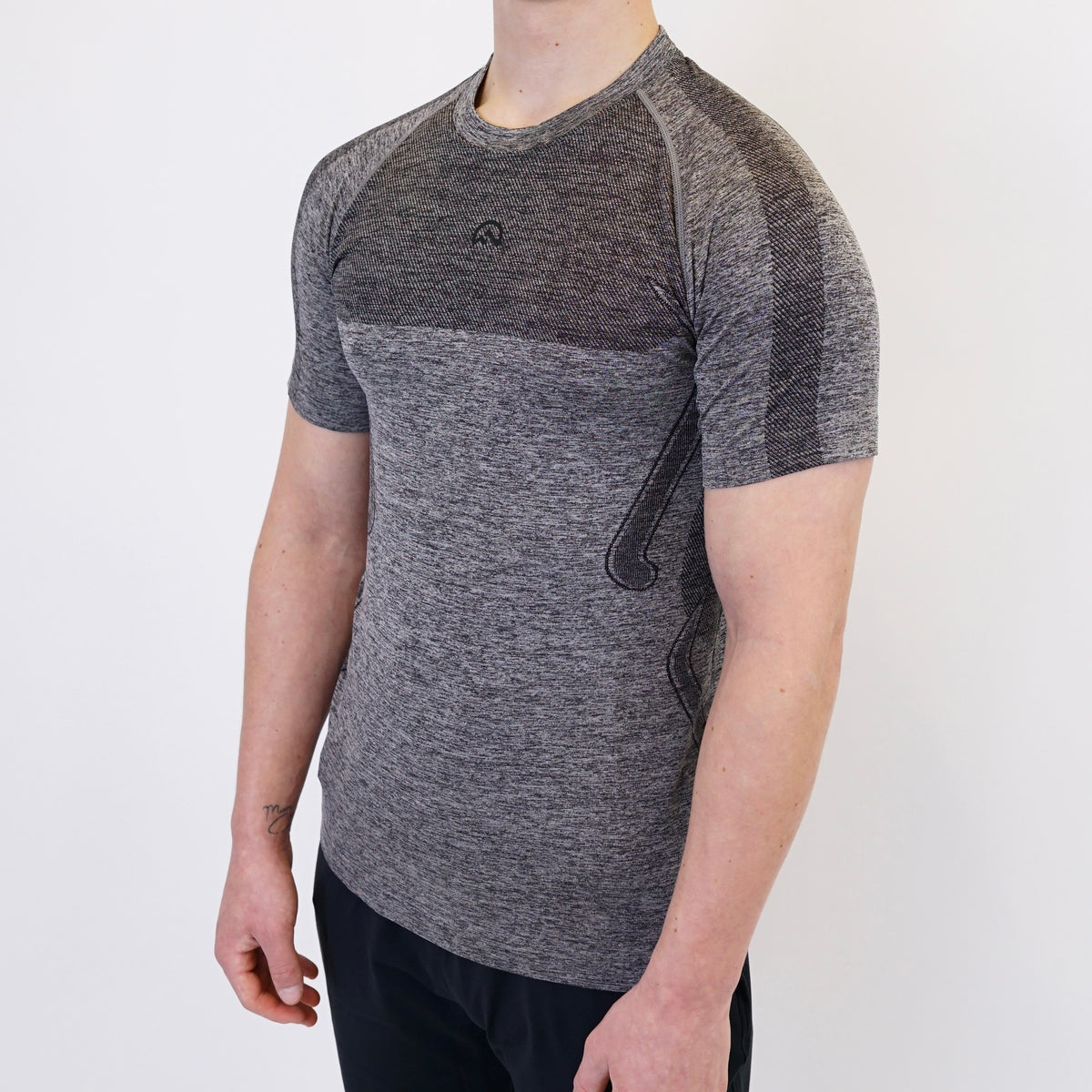 Flux Contour Seamless Tshirt - Black