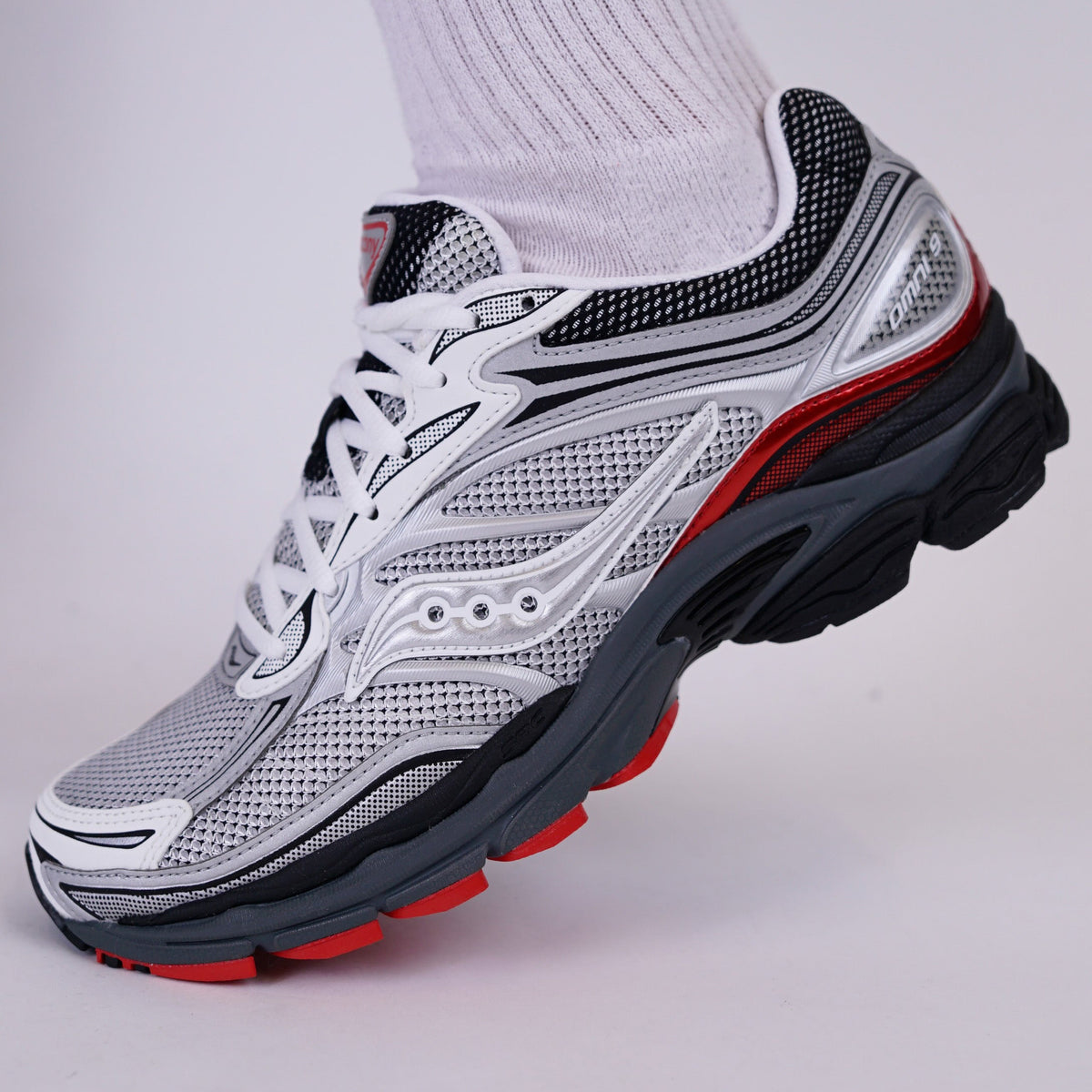 Saucony Pro Grid Omni 9 Crimson Grey