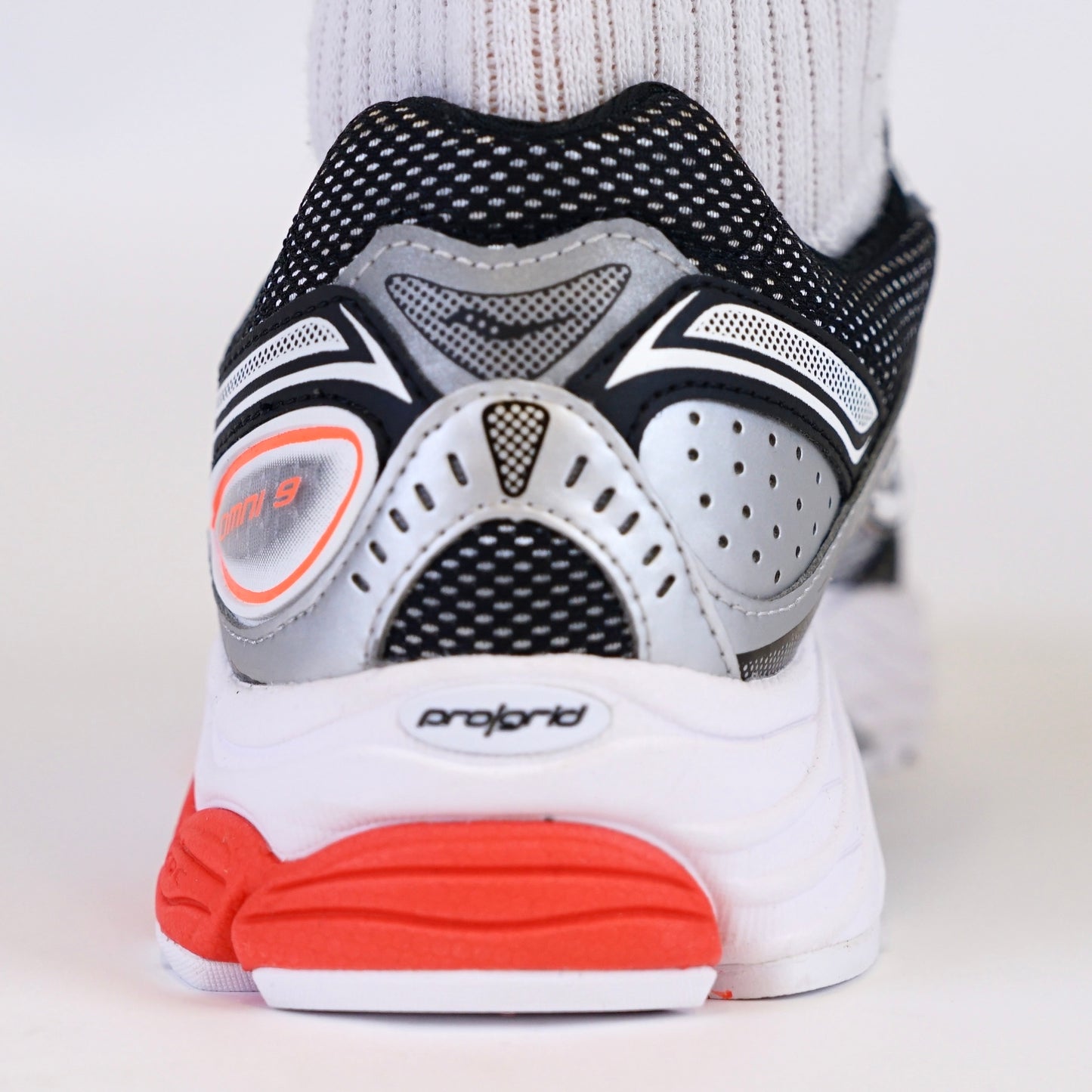 Saucony Pro Grid Omni 9 Cadet Red
