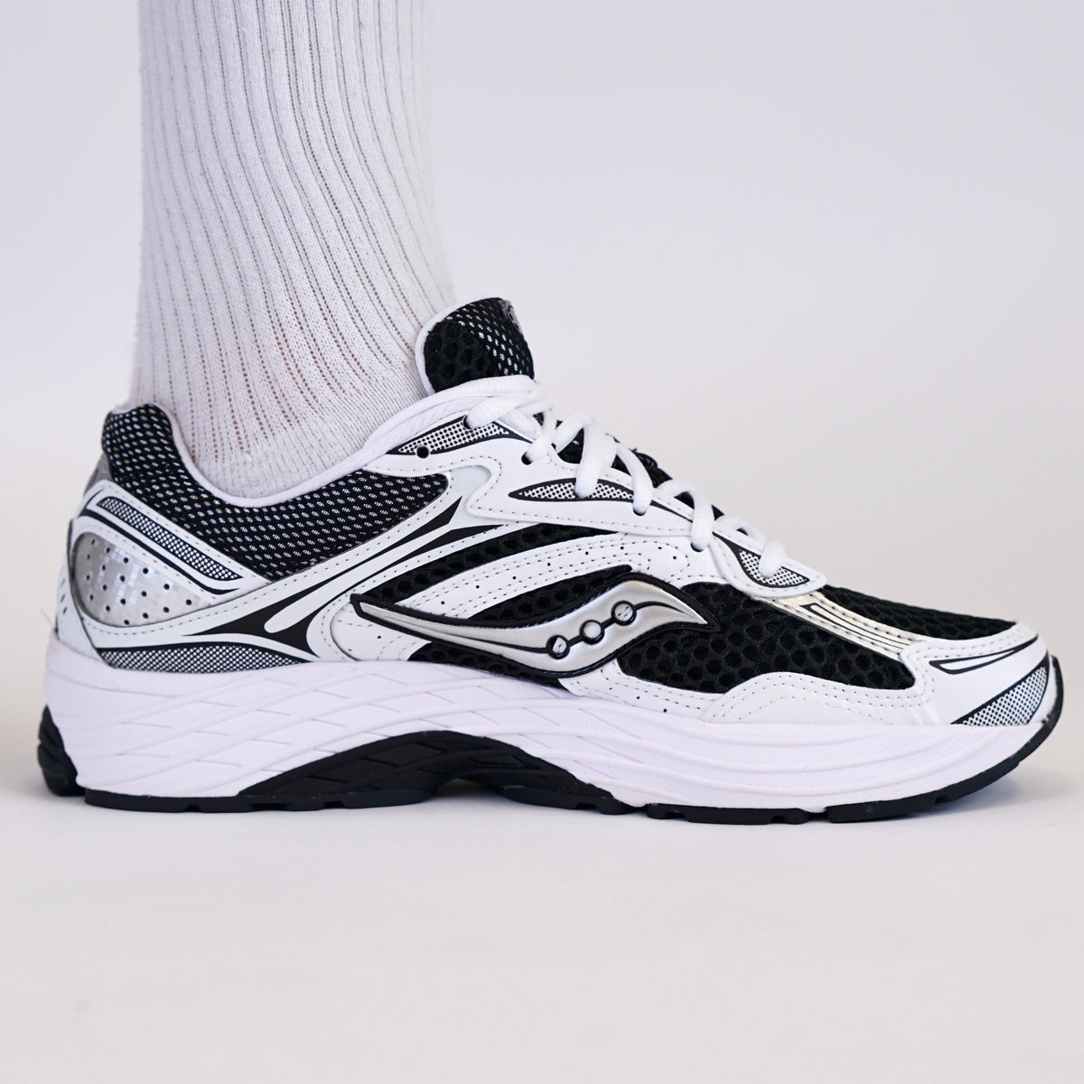 Saucony Pro Grid Omni 9 Black Silver
