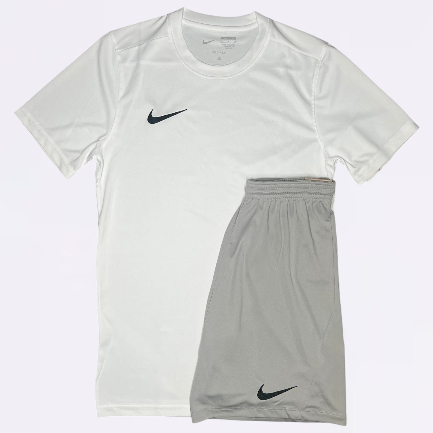 Nike Dri Fit Set - Tee & Shorts - White / Grey (Junior)
