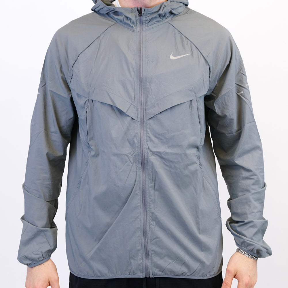 Nike Stride Windrunner - Grey