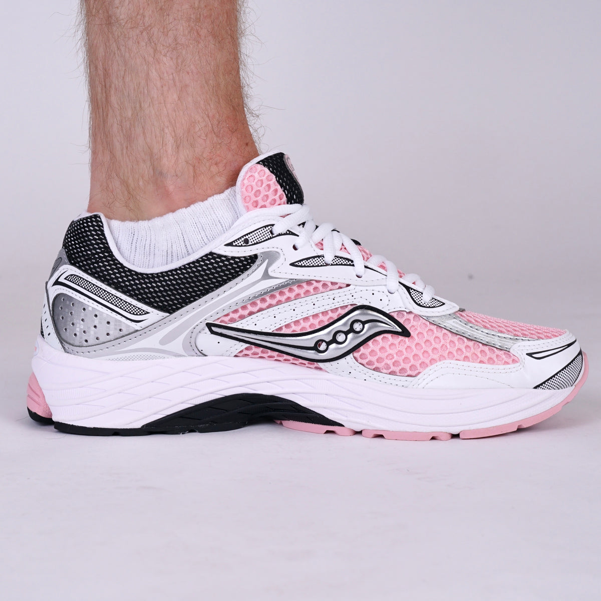 Saucony ProGrid Omni 9 White Touch