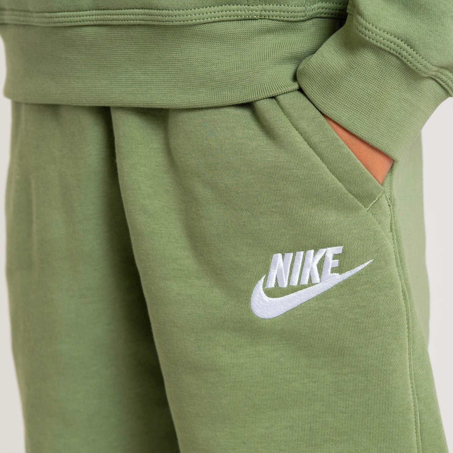 Nike Club Joggers Sage (Junior)