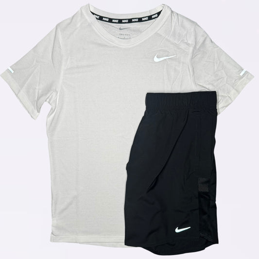 Nike Miler Set - Tee & Shorts - White / Black (Junior)