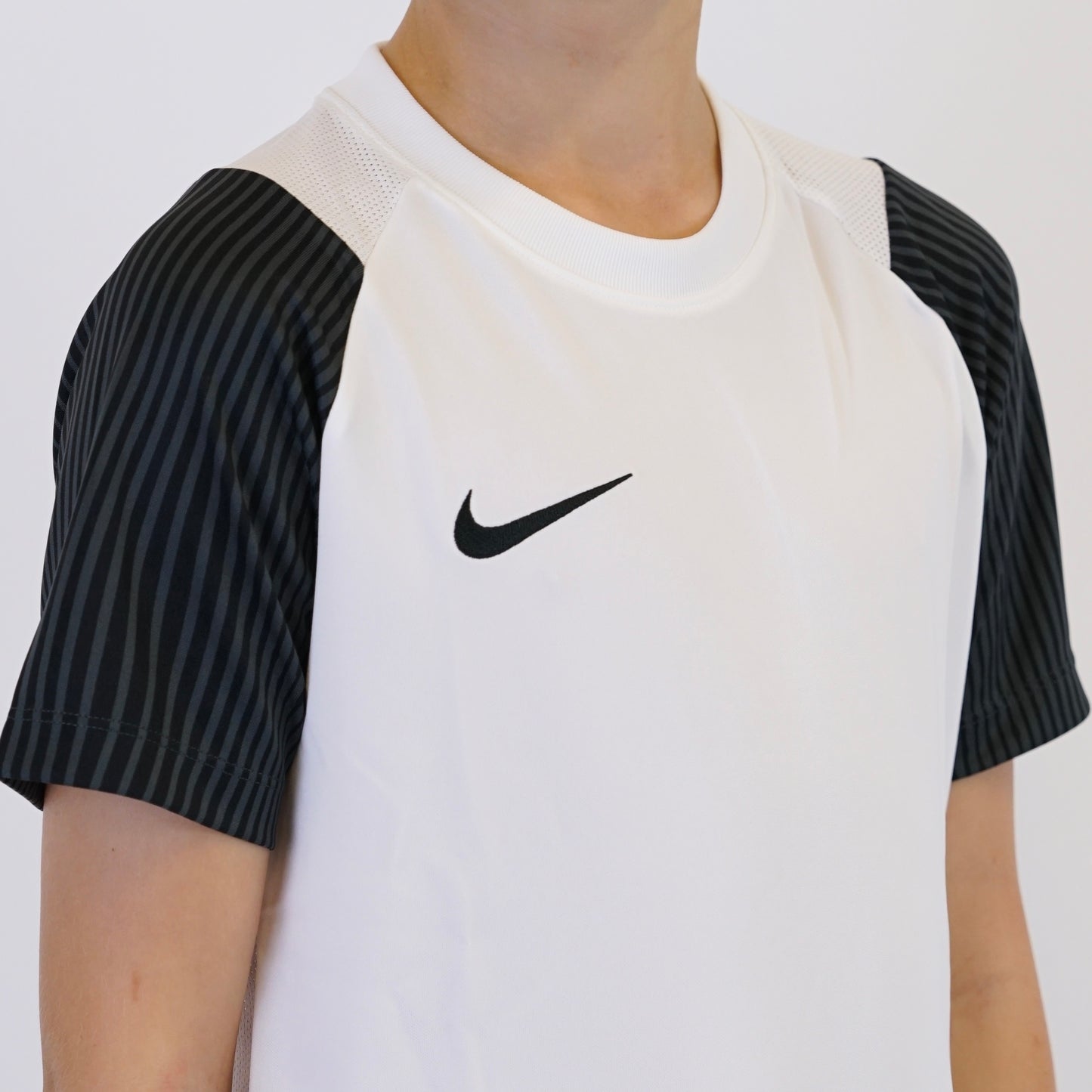 Nike Dri-Fit Academy 2.0 Tee - White / Black (Junior)