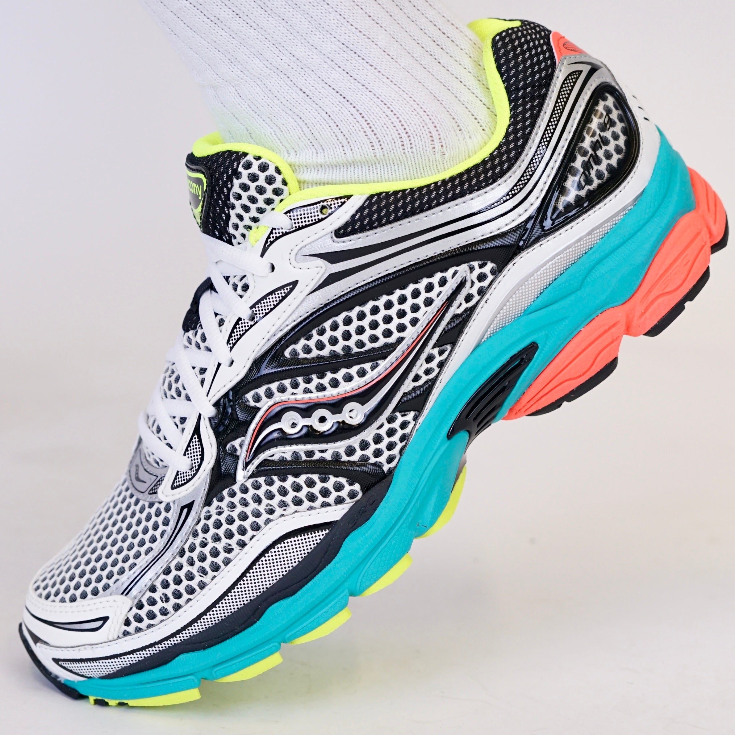 Saucony Pro Grid Omni 9 - Silver Mutant