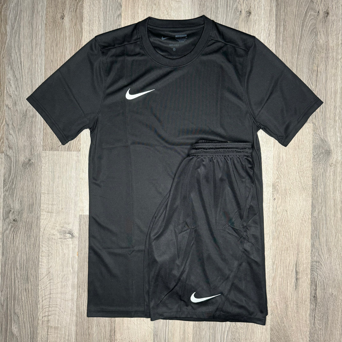 Nike Dri Fit Set - Tee & Shorts - Black (Junior) – RESTOCK3D