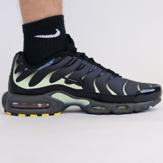 Nike Air Max Plus - Black / Green