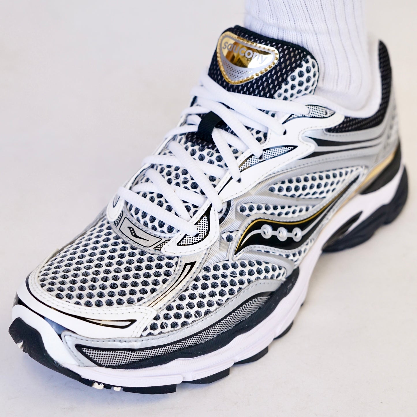 Saucony Pro Grid Omni 9 - Silver Gold
