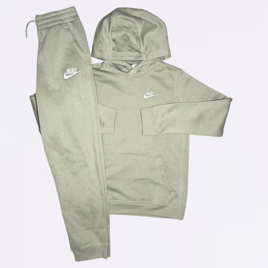 Nike Club Set - Sage (Junior)