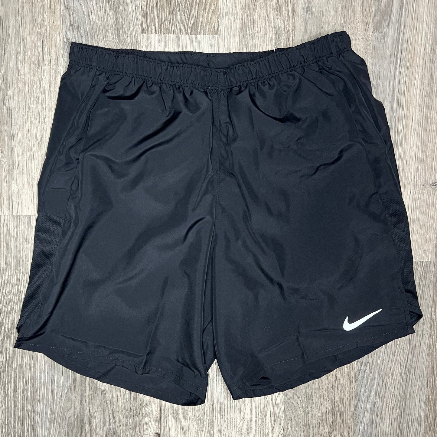 Nike Miler & Challenger Set - Tee & Shorts - Chile Red / Black