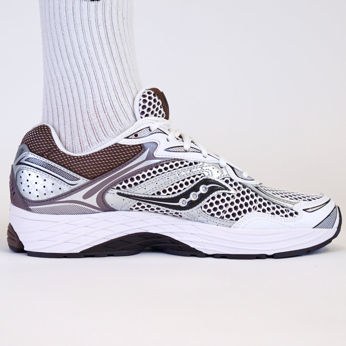 Saucony ProGrid Omni 9 OG White Brown