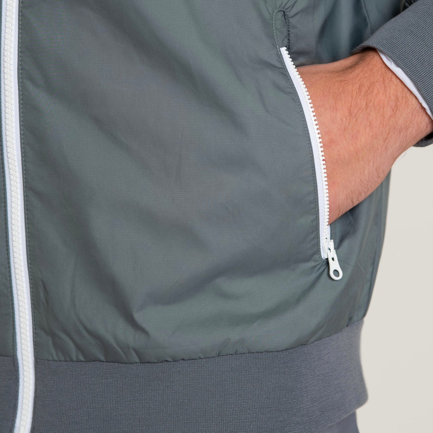 Nike Waterproof Windrunner - White / Grey