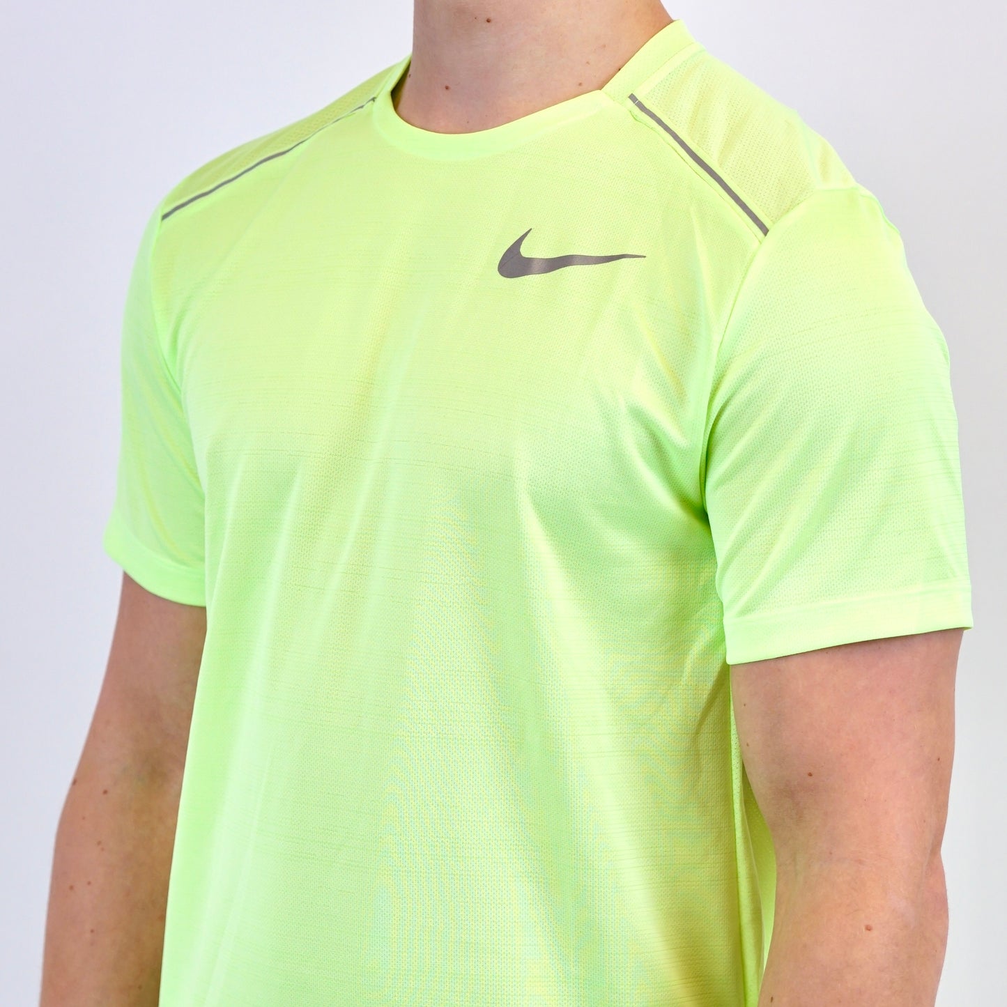 Nike Miler Tee Ghost Green