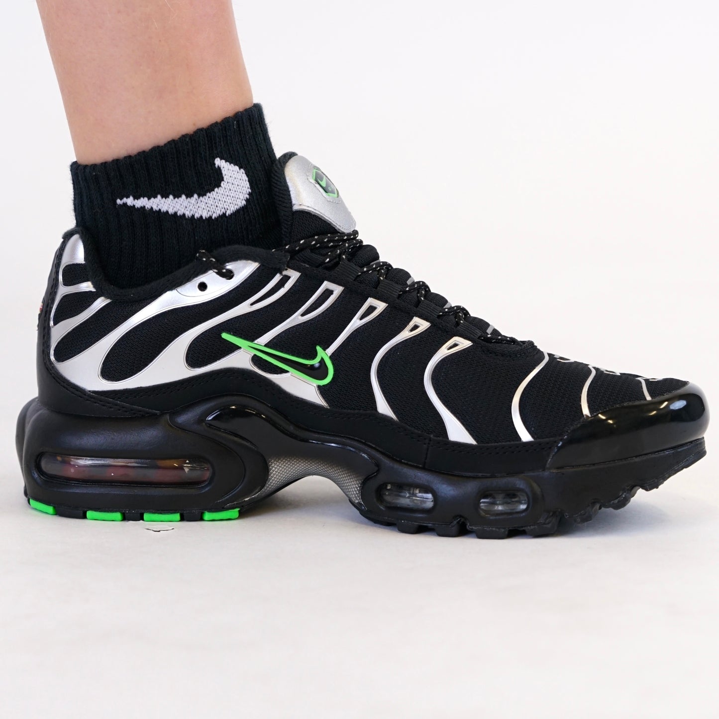 Nike Air Max Plus Black Green Strike (Junior)