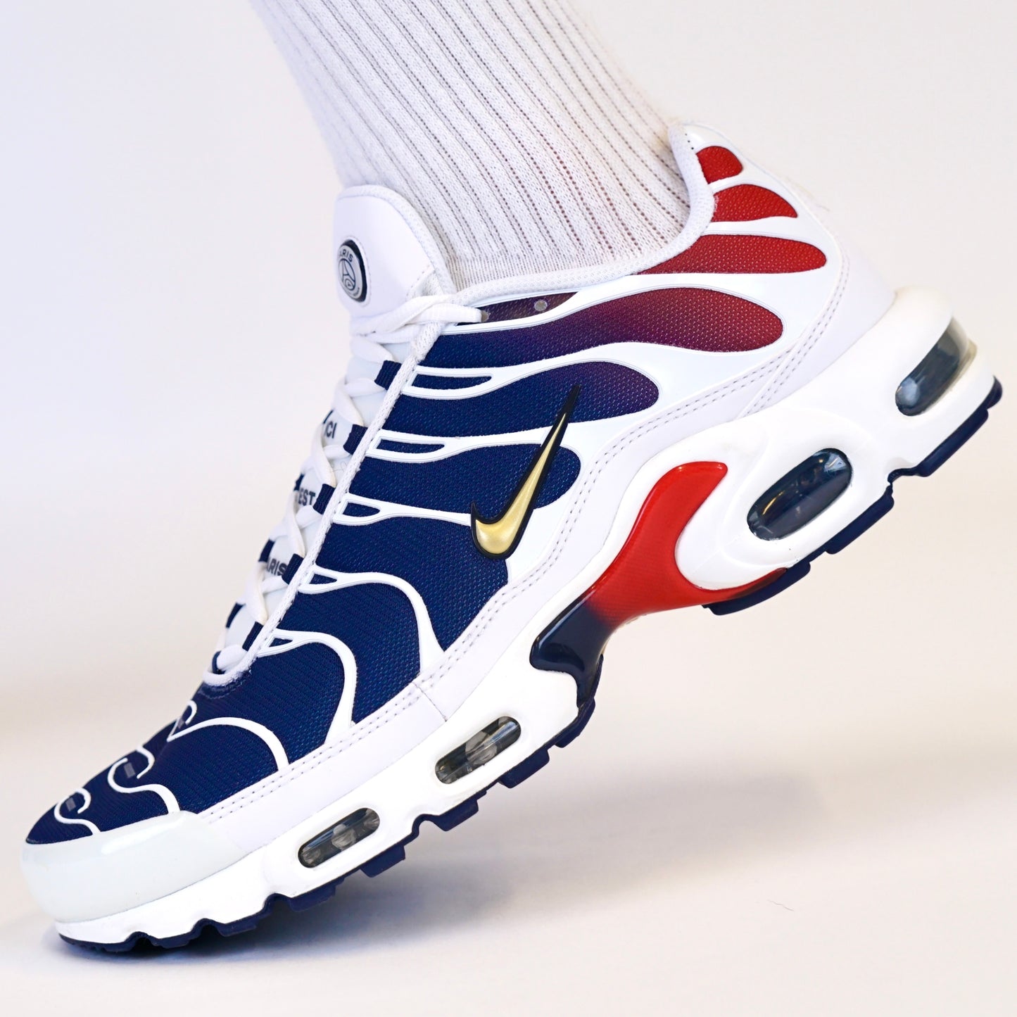 Nike Air Max Plus - White / Blue / Red