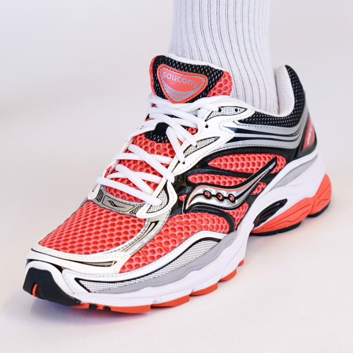 Saucony Pro Grid Omni 9 Coral