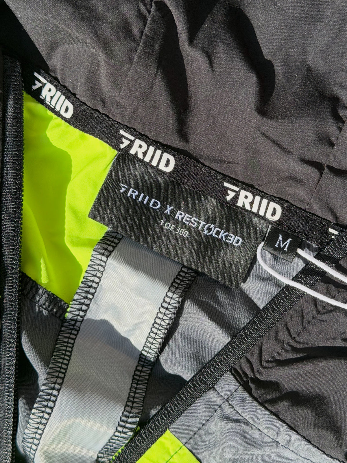 GRIID Panel Windrunner - Neon / Black