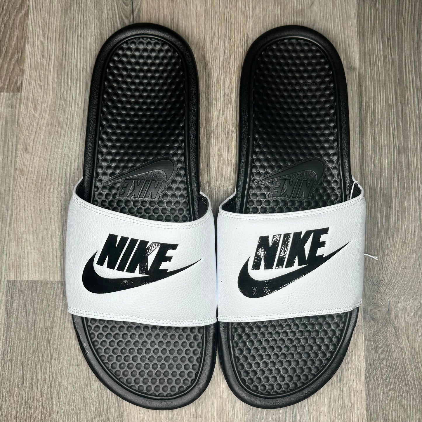 Nike Benazzi Sliders White