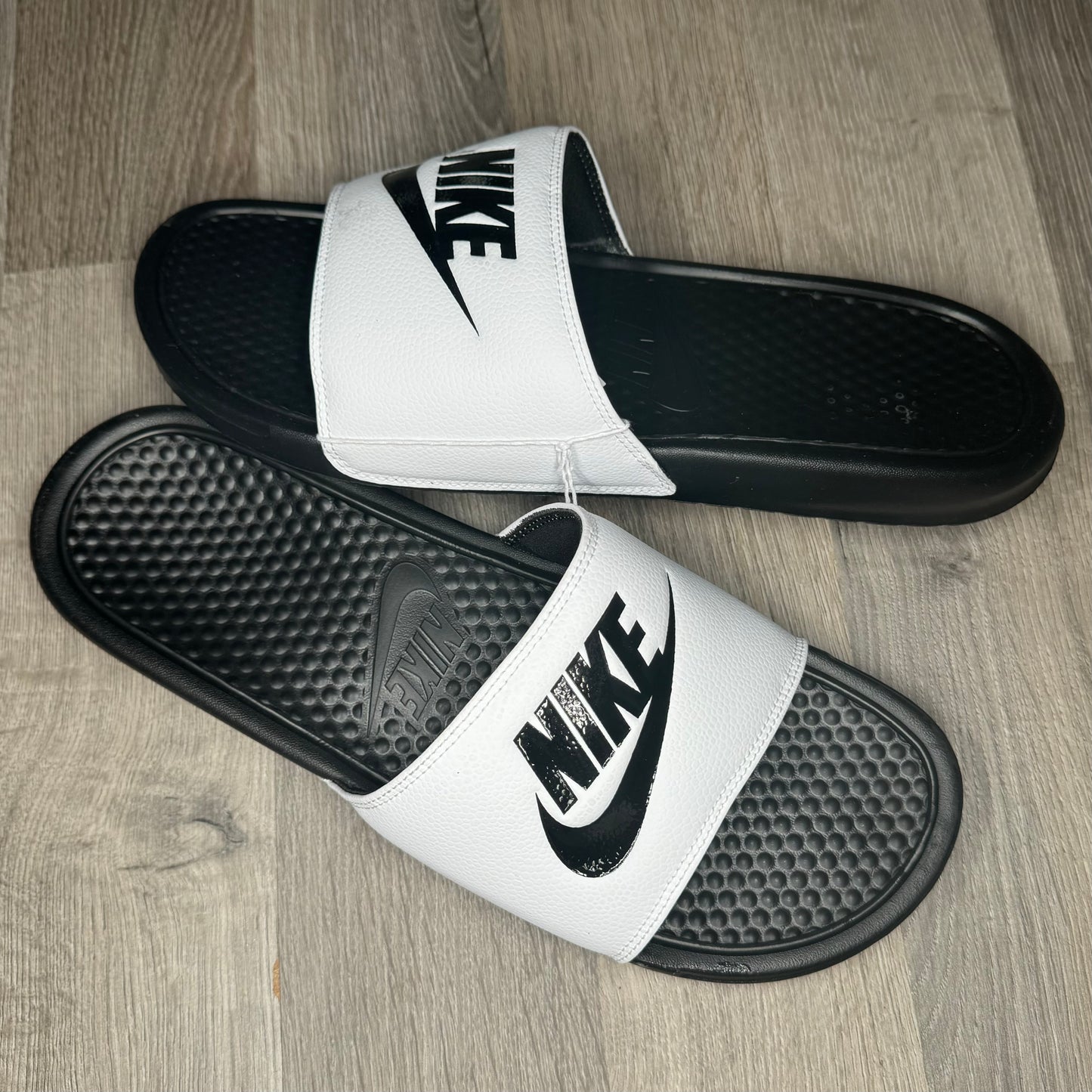 Nike Benazzi Sliders White RESTOCK3D