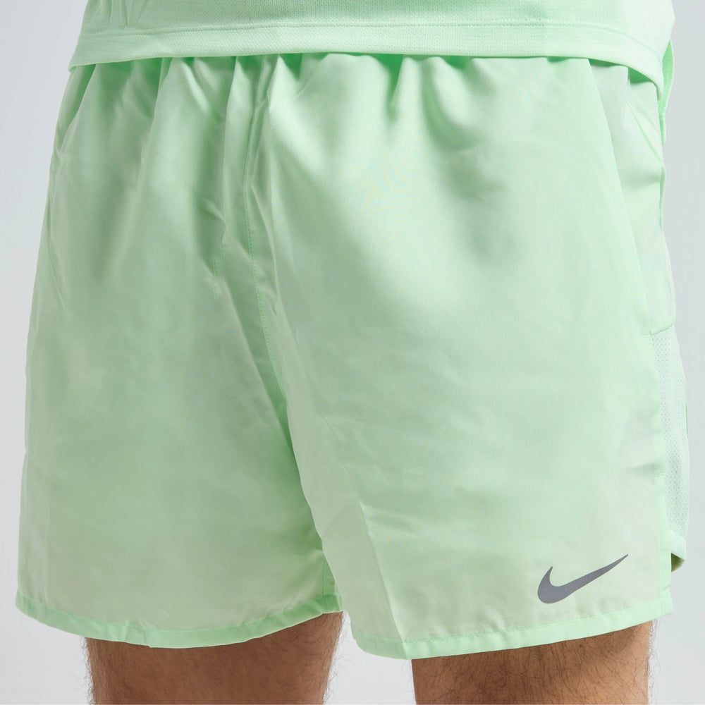 Nike Challenger Shorts Vapour Green