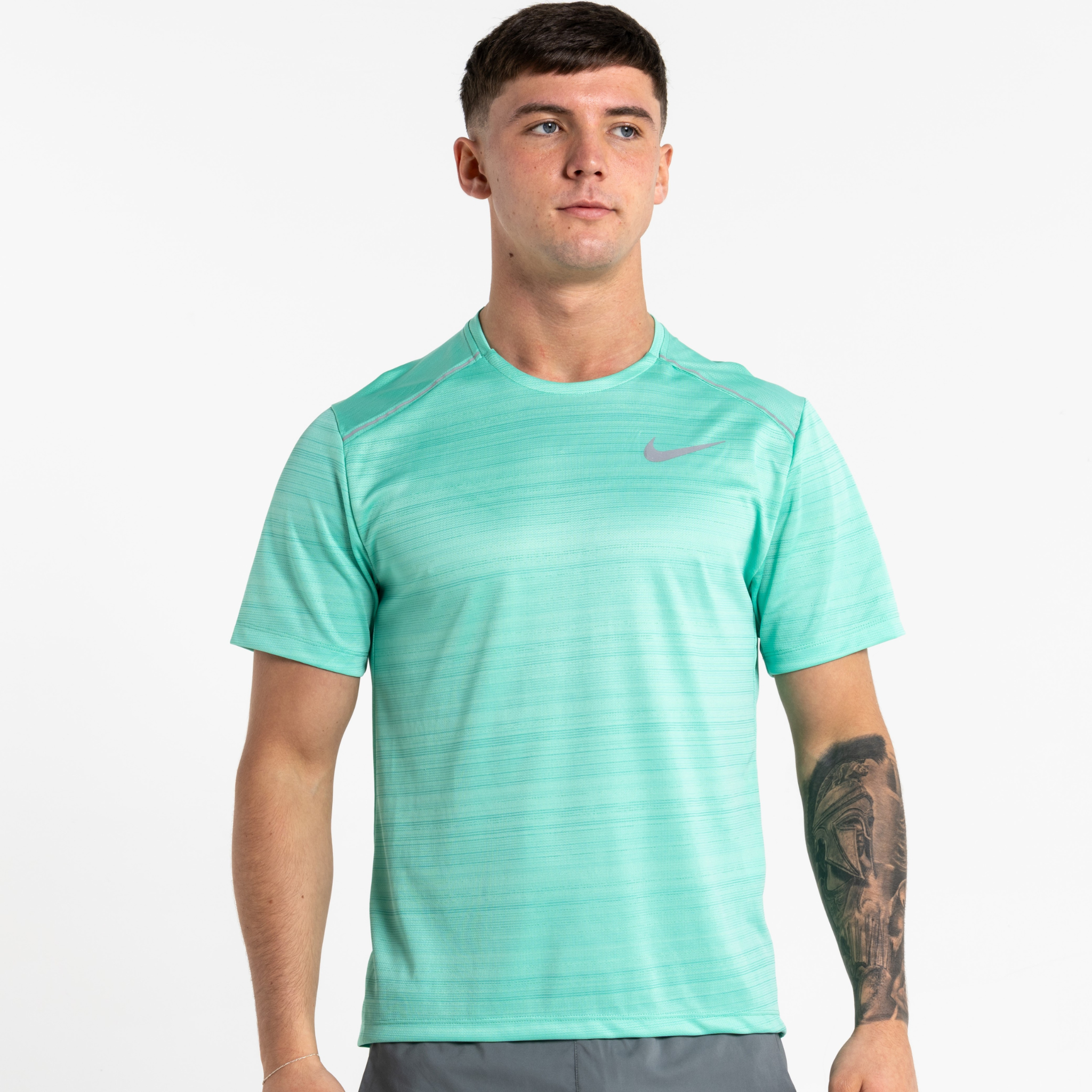light menta nike