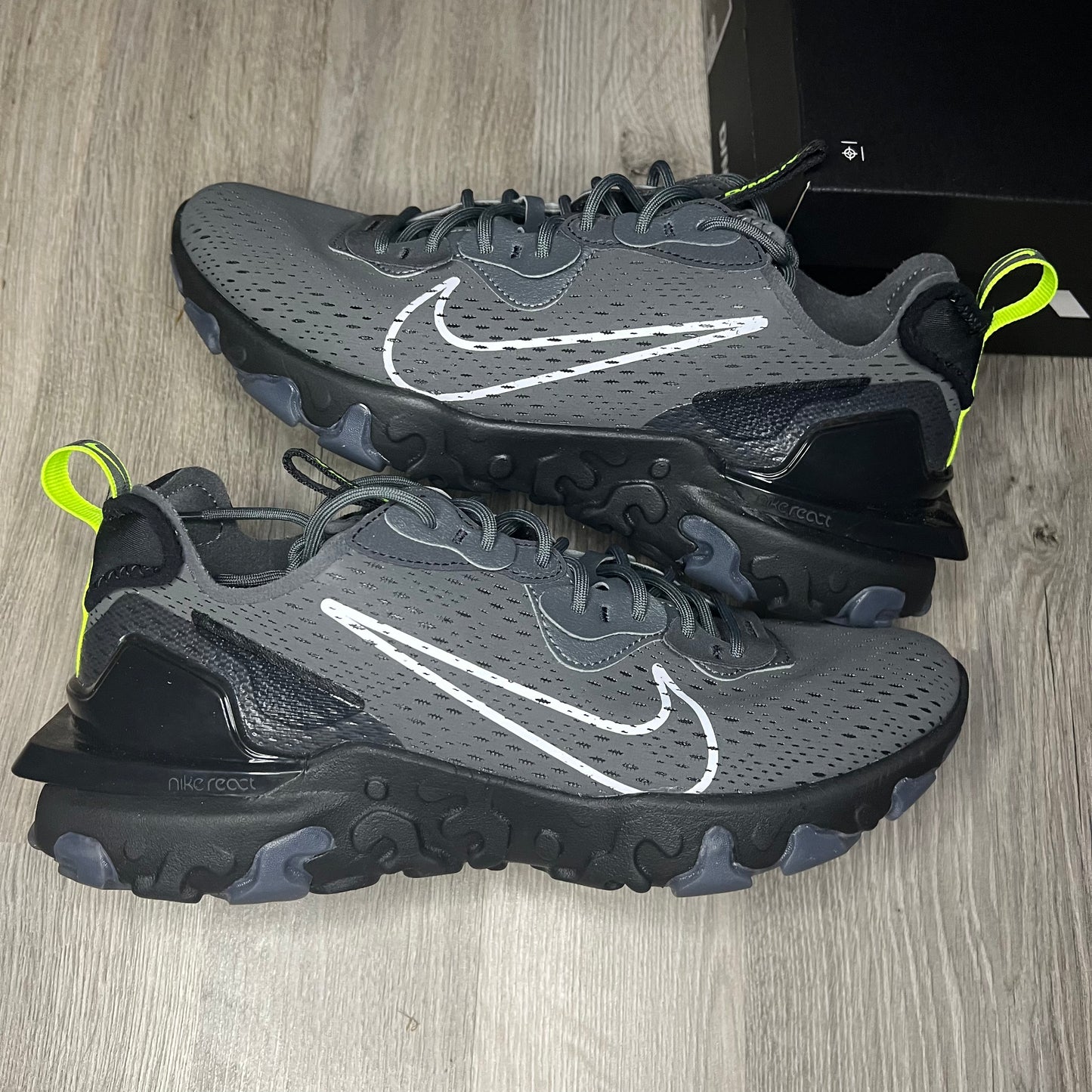Nike react grey deals green